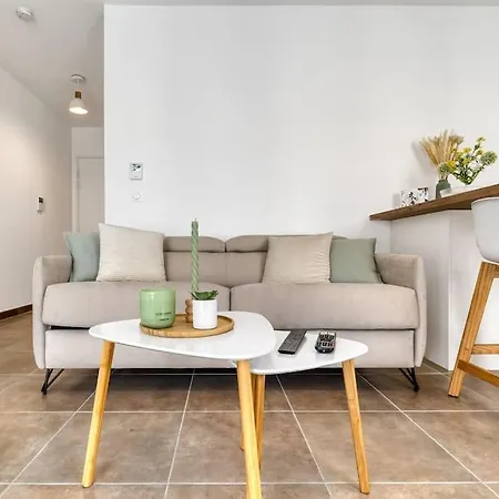 Zenbnb - Rova - 4 Pers - Centre Ville- Wifi Apartamento