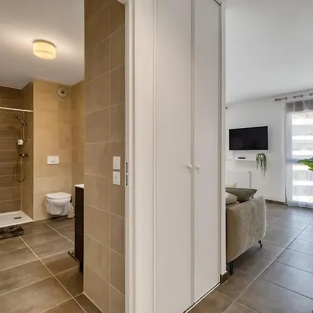 Zenbnb - Rova - 4 Pers - Centre Ville- Wifi * Annemasse