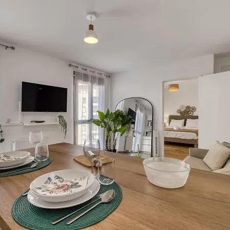 Zenbnb - Rova - 4 Pers - Centre Ville- Wifi Apartment Annemasse